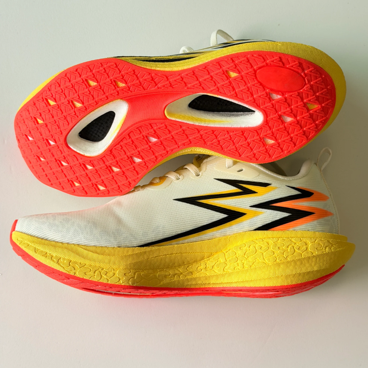 Tênis Carbon Fly 4 - Blaze Orange
